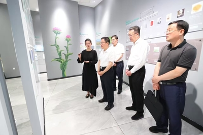 省委常委、秘書長姜有為赴盤錦調研生物技術推廣工作